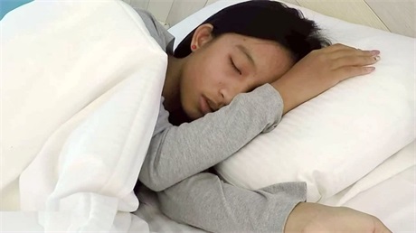 台湾女学生陈淑蓉三门全开 平时在学校发豪的一逼，到了床上被社会仔玩弄三洞！-f2d